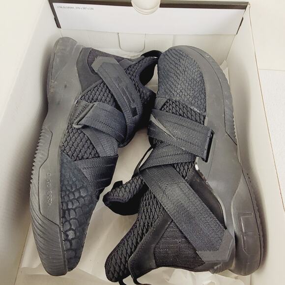 Labron Soldier 12 SFG Triple Black Size 12 Streetwear Sneakerhead - Picture 1 of 8